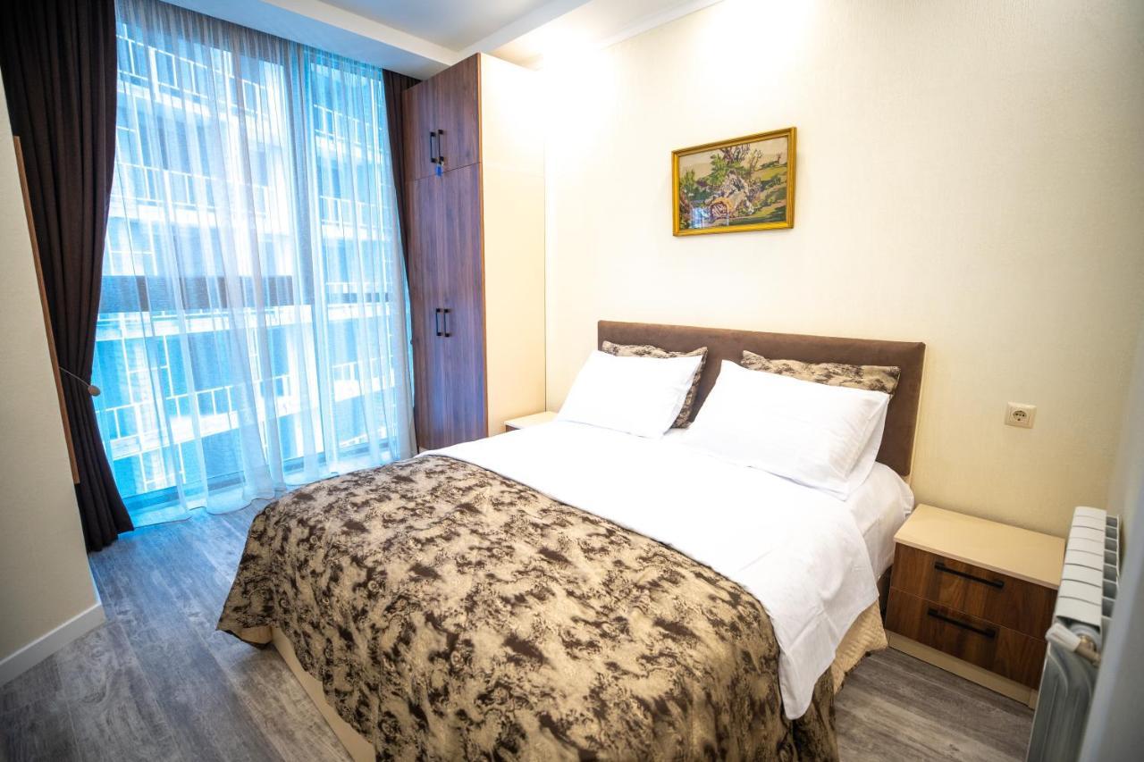 Ramada Skytower Apartment Batumi Exterior photo