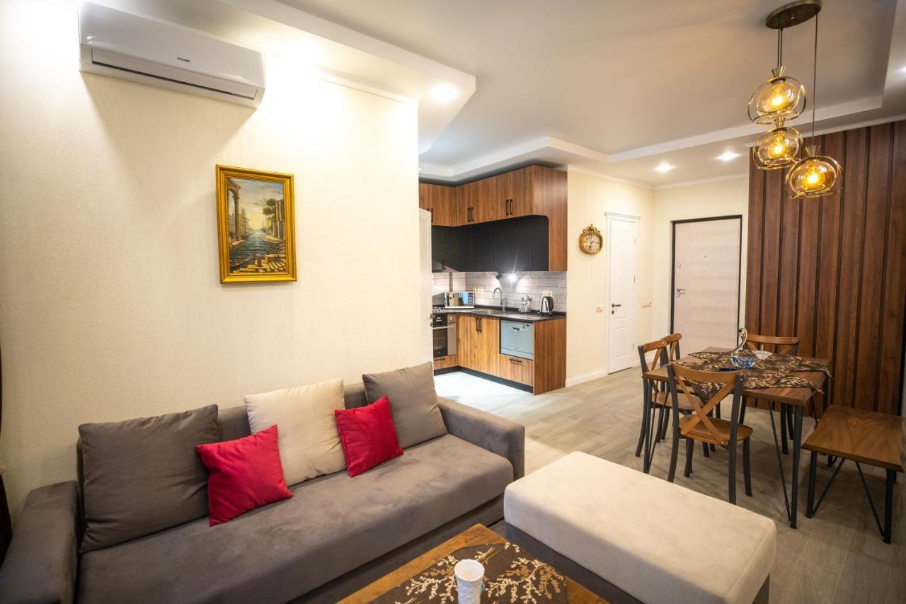 Ramada Skytower Apartment Batumi Exterior photo