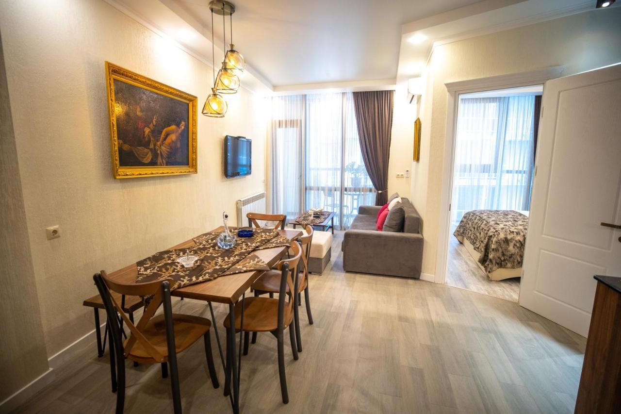 Ramada Skytower Apartment Batumi Exterior photo